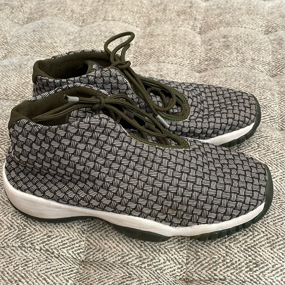 Jordan Future Olive Canvas size 4Y